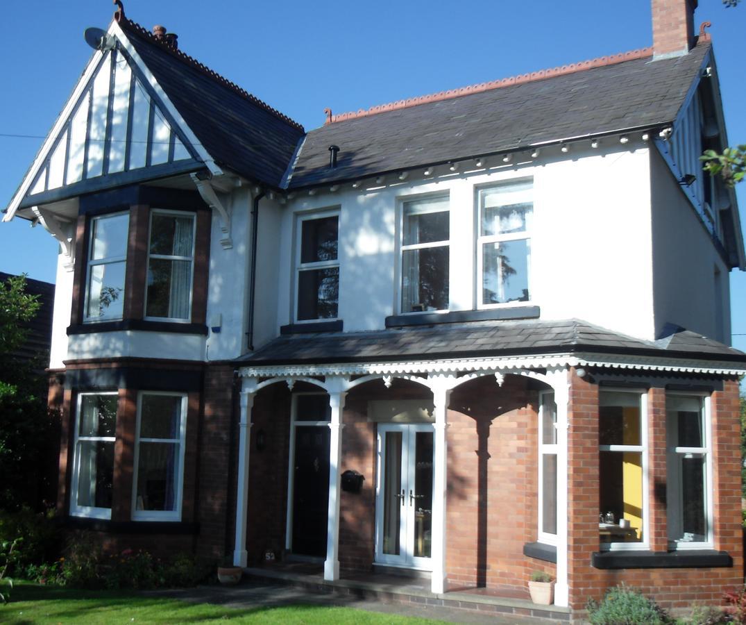 The Hive At 52 Bed and Breakfast Northwich Exterior foto